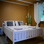 Kantor Village Am Millstaetter - Boutique-chalets Und 아파트 *